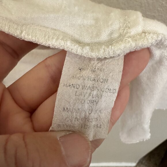 Eight Sixty Ruffle White Blouse Size Large - Picture 4 of 6